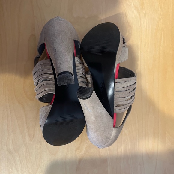 Calvin Klein Dail Platform Heel Sandal - Picture 6 of 6